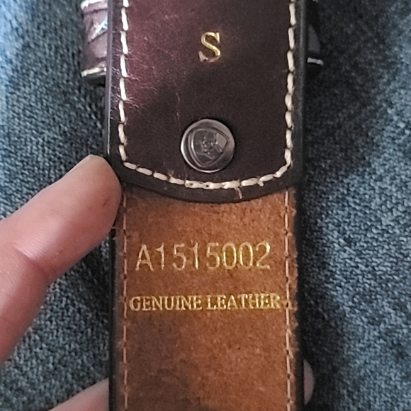 Women's Ariat Floral Tooled & Diamond Leather Belt - Picture 6 of 6